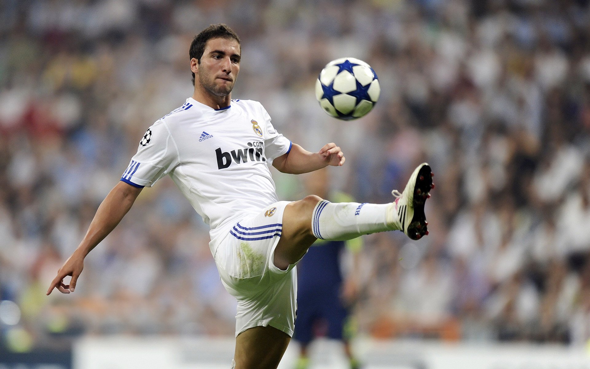 “意甲战火升级，豪门强队再展雄风”，意甲八大豪门